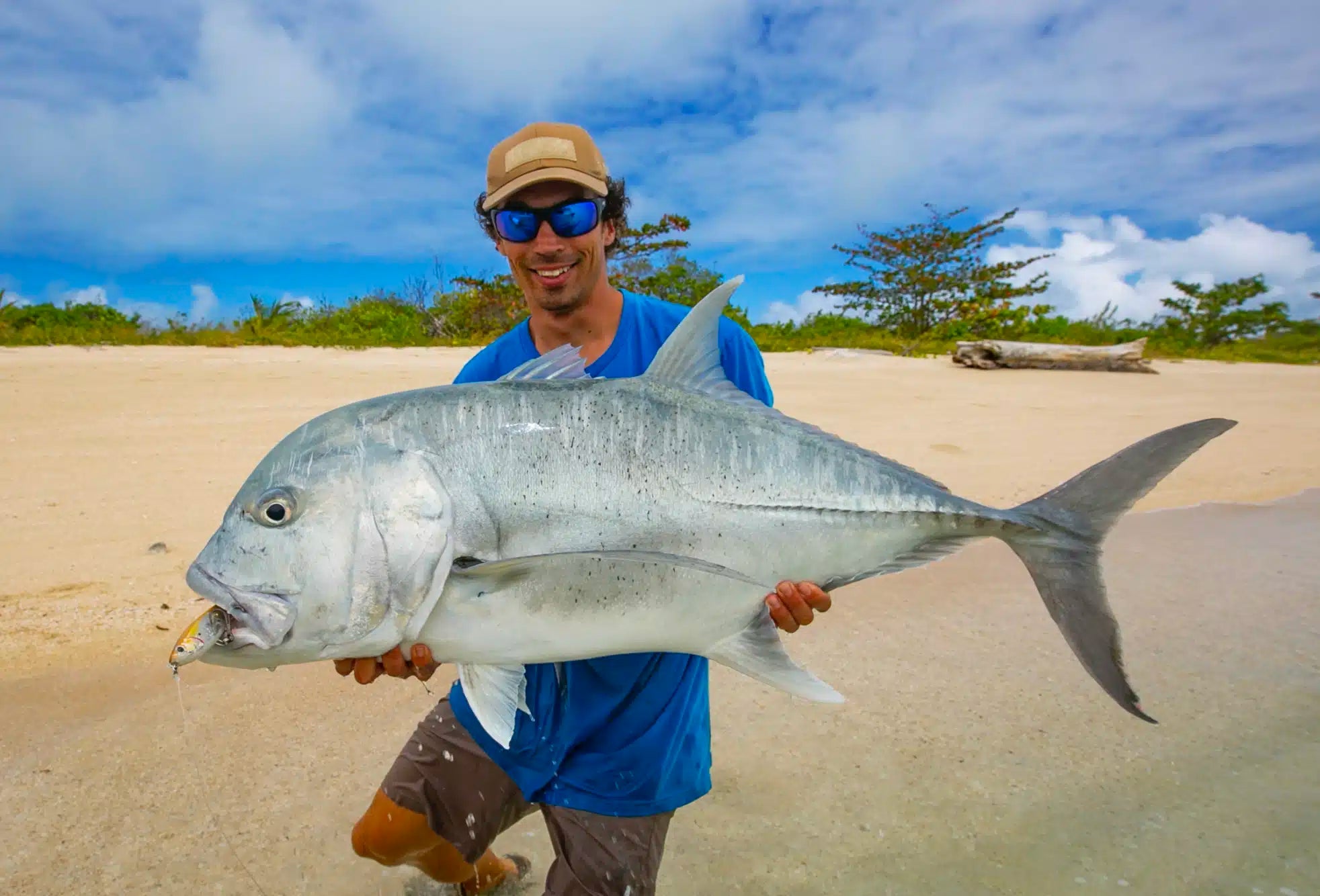 Casting Bluewater - Gowings Pacific Trader