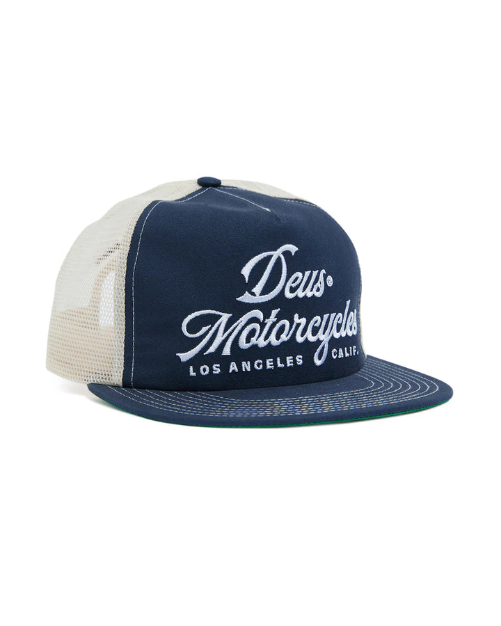 Deus Round Out Trucker