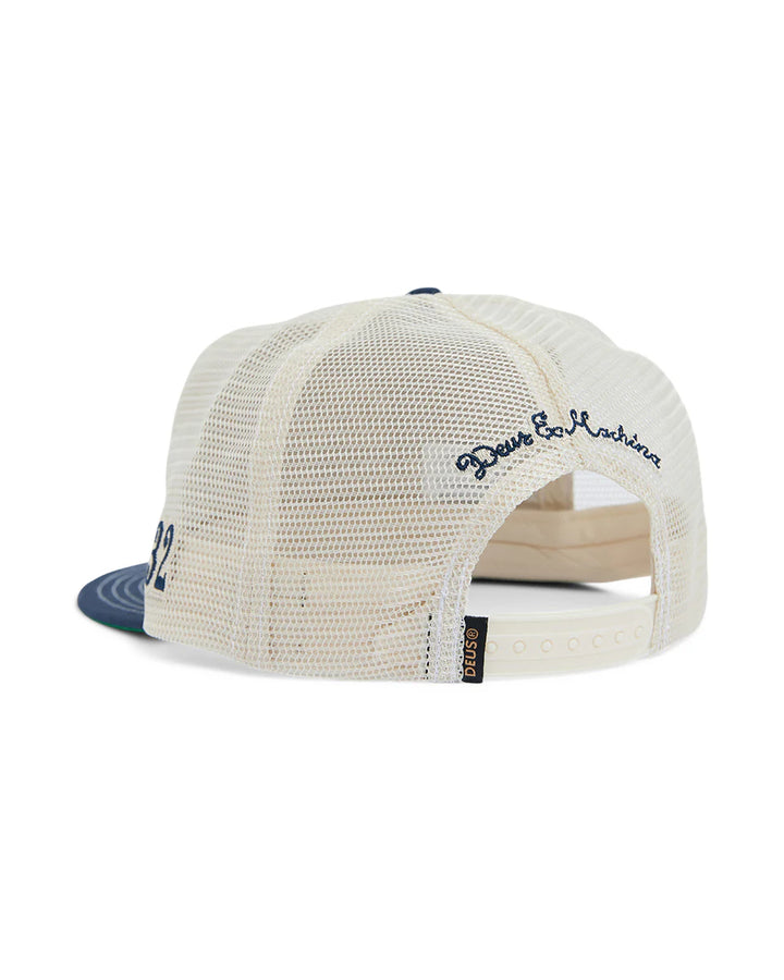 Deus Round Out Trucker