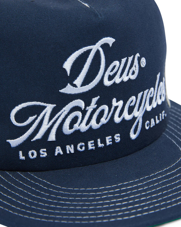 Deus Round Out Trucker