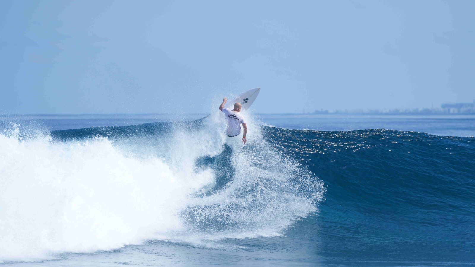 Surfing The North Malé Atolls: The Waves, Seasonality & Where To Stay