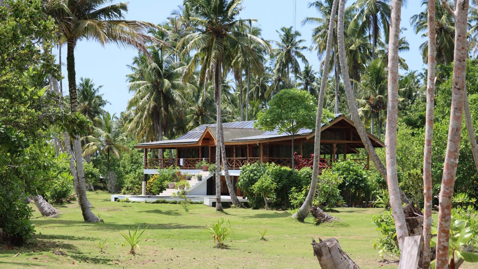 Family Friendly Surf Resorts - Gowings Pacific Trader