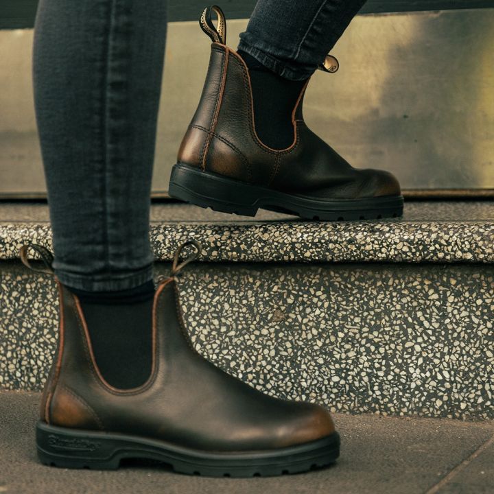 Blundstone 2440 vintage brown elastic side boot