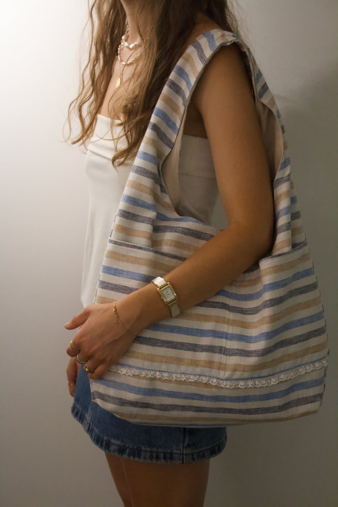 Monfon The Label Tote Bags