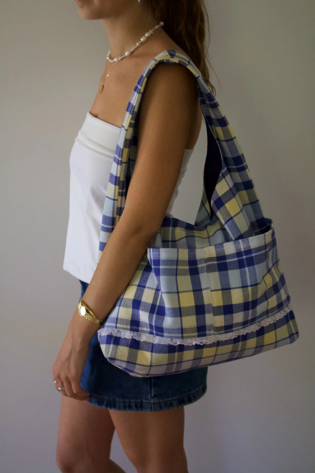 Monfon The Label Tote Bags