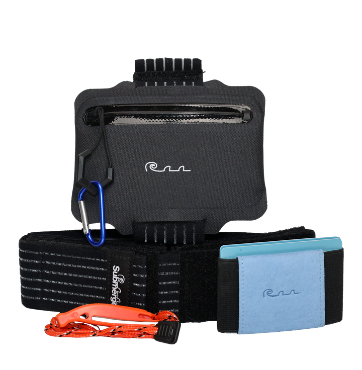 Submerge Submersible Wallet Pack