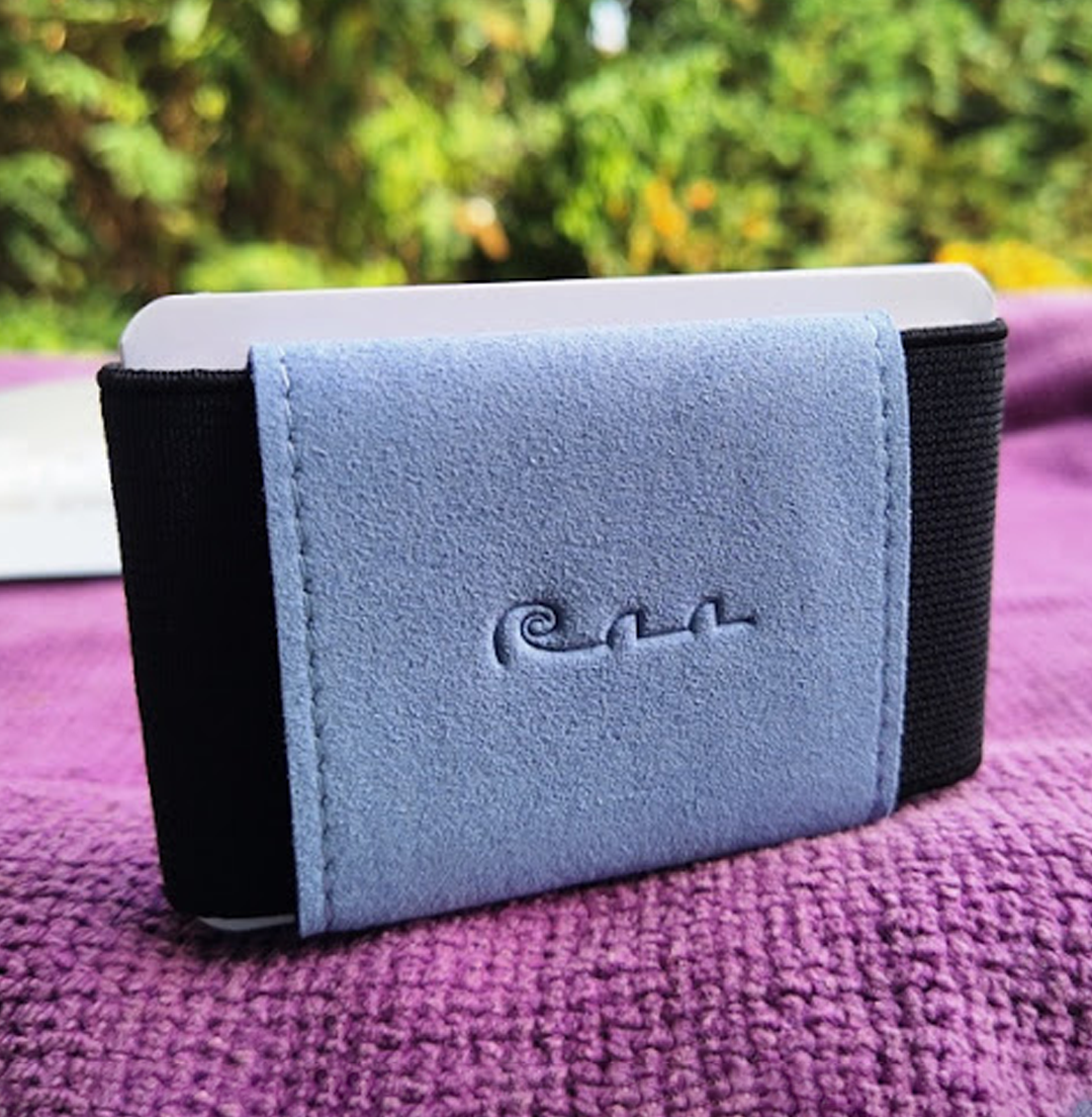 Submerge Submersible Wallet Pack